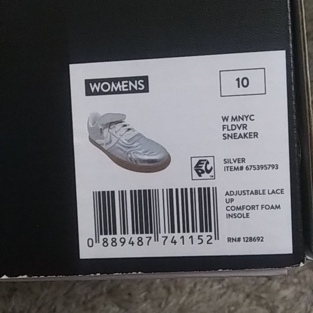 Madden NYC Foldover Sneakers Women’s Size 10 - Picture 2 of 3